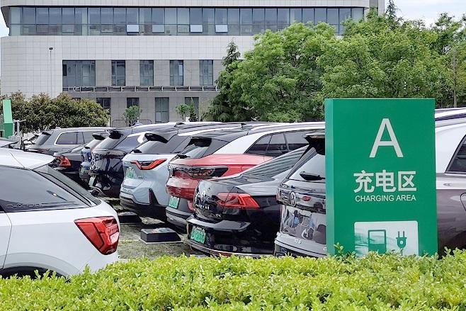 1月我國充電基礎(chǔ)設(shè)施增量為20.2萬臺 樁車增量比為1:2