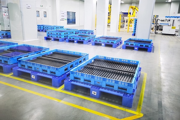 探秘蜂巢能源首個飛疊短刀基地 楊紅新：電池行業內卷是必然