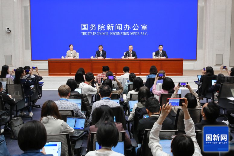 證監(jiān)會主席吳清:打出一攬子穩(wěn)市“組合拳” 堅定不移推進資本市場高水平對外開放