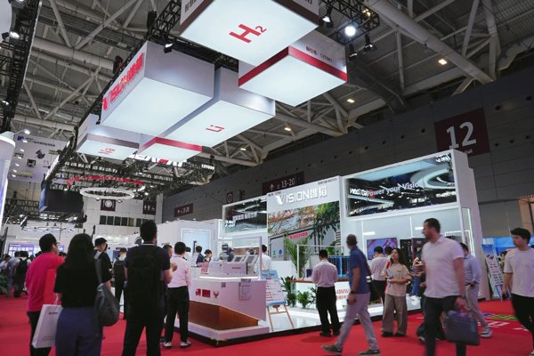 固態(tài)電池首次揭曉！雄韜股份新品亮相CIBF2025