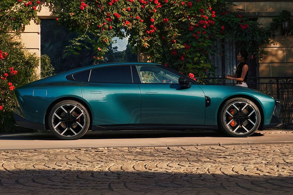 小鵬汽車二季度虧損同比收窄63% 人形機(jī)器人或明年下半年量產(chǎn)