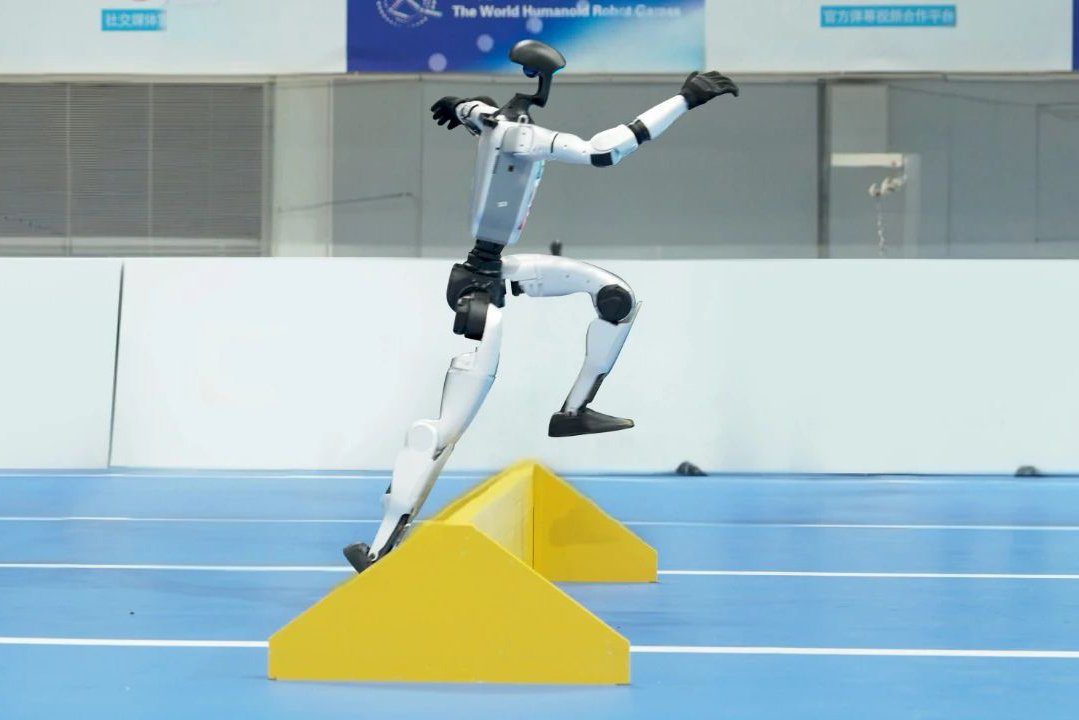 人形機(jī)器人將“反超”人類？別盯固態(tài)電池了，還有新風(fēng)口！
