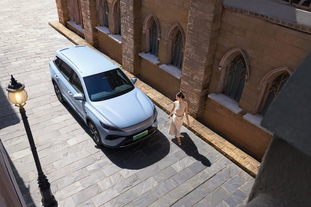 9.98萬起，2026款宋L DM-i上市，純電續航200km，標配云輦C！