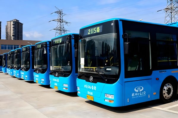 實(shí)現(xiàn)落地突破!希倍動(dòng)力鈉電池啟動(dòng)電源批量裝車廈門金旅公交