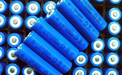 首先將鈷酸鋰電池應用汽車 Tesla憑什么