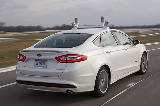 福特聯(lián)手密西根大學(xué)研發(fā)混合動力自動駕駛車