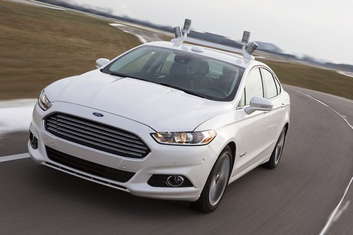 福特聯(lián)手密西根大學(xué)研發(fā)混合動力自動駕駛車