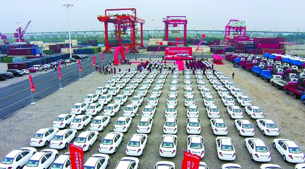 創(chuàng)新贏得發(fā)展先機(jī) 首批江淮純電動(dòng)車(chē)啟運(yùn)美國(guó)