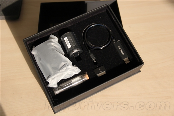 國內(nèi)僅15套 德柏仕15th紀(jì)念版移動(dòng)電源試用