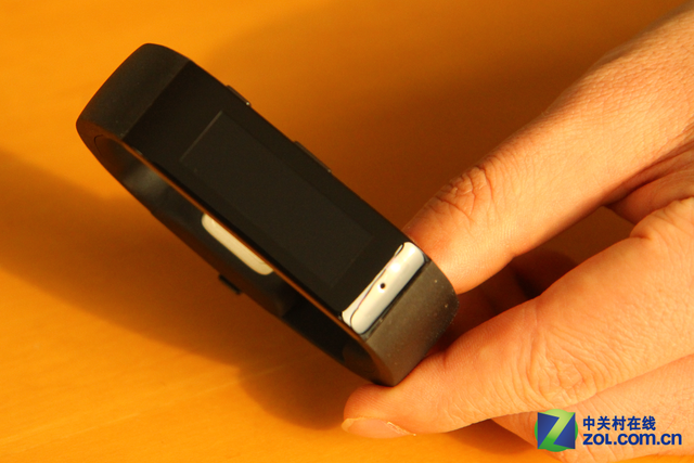 Moto蘋(píng)果難加冕 2014智能穿戴年終回顧 