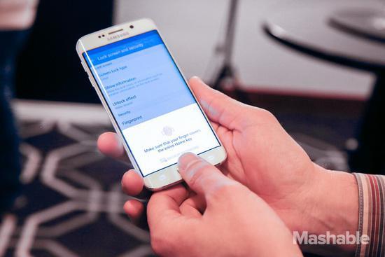 移動支付大戰(zhàn)打響 三星如何與蘋果競爭？