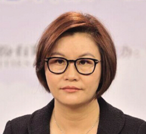 中國新女首富周群飛30年發(fā)家史:打工妹沒靠小三上位