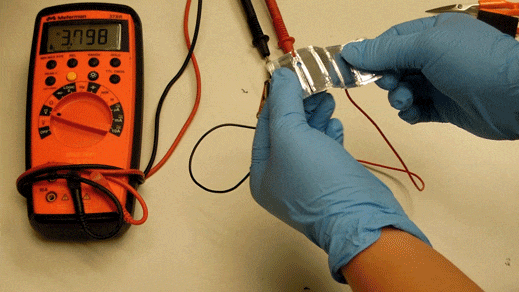 美研發可“彎”可“直”的鋰電池  挽救智能手表