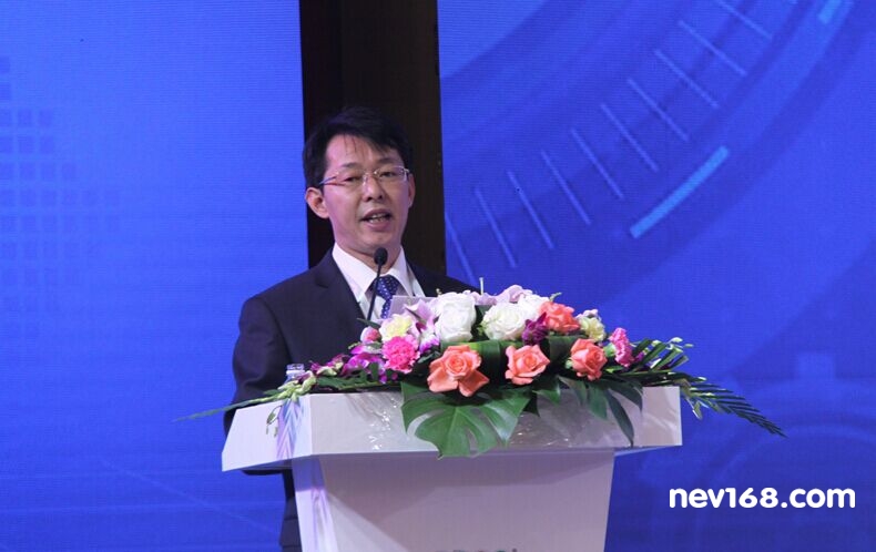 　鋰電“達(dá)沃斯”組委會(huì)秘書長于清教