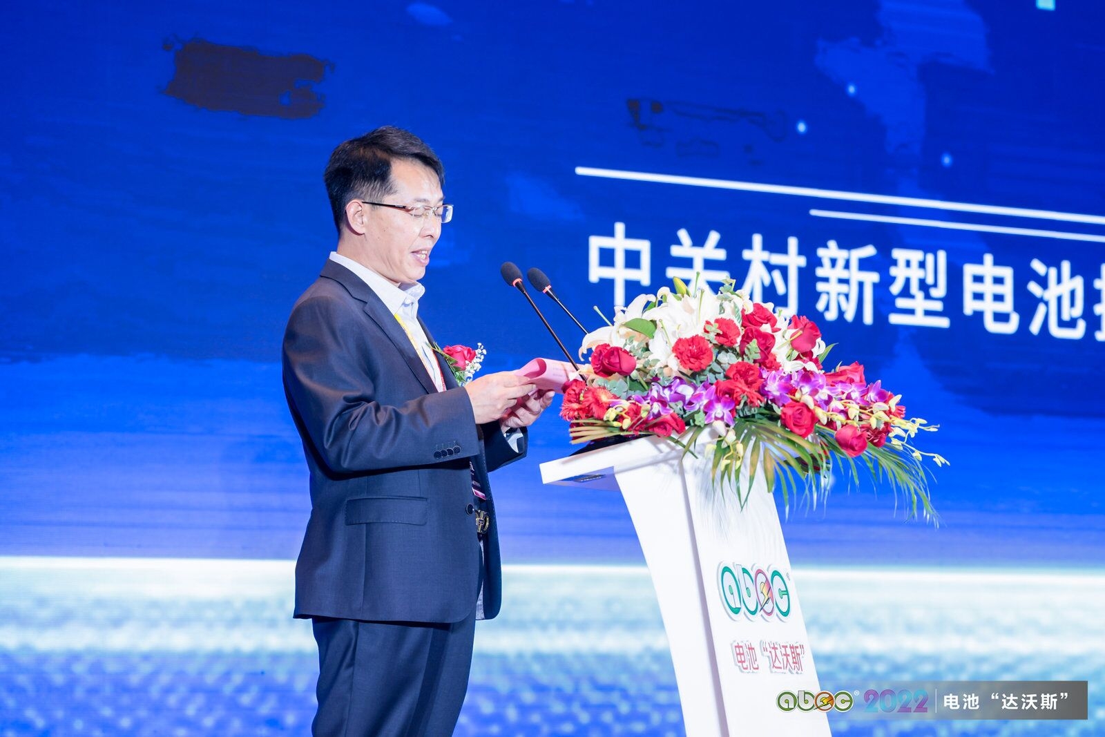 產(chǎn)業(yè)鏈融資規(guī)模增加 警惕六氟磷酸鋰電解液等階段性產(chǎn)能過(guò)剩