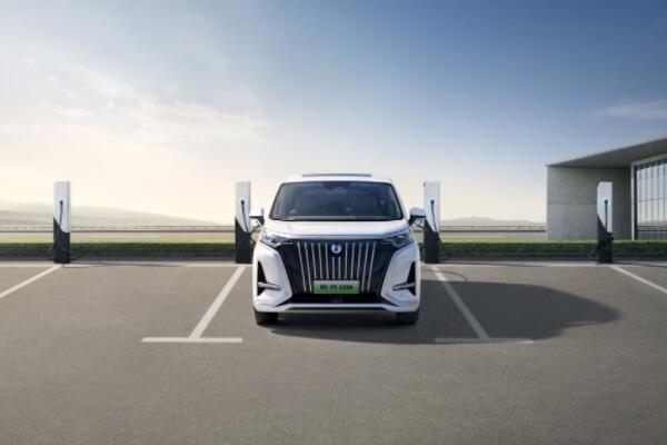 7325輛！騰勢D9穩坐2月份35萬以上新能源豪華MPV銷量榜首