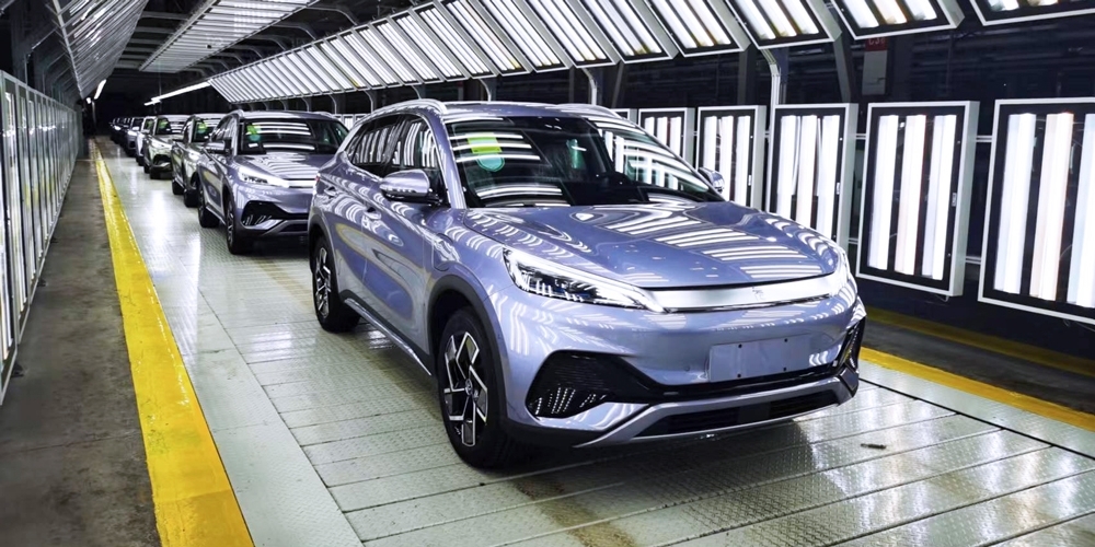 今年全球電動汽車銷量或達1700萬輛 鋰等關鍵金屬價格下行帶動電池降價