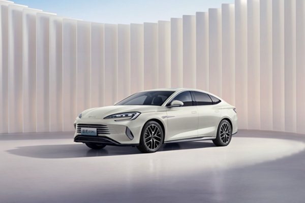 比亞迪2025款海豹售17.58萬(wàn)起!海豹07DM-i售13.98萬(wàn)起!