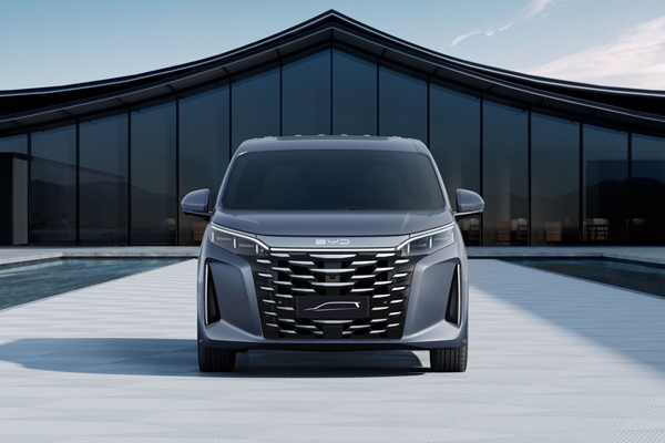 預(yù)計(jì)售價(jià)30萬起，年內(nèi)上市！比亞迪王朝首款中大型旗艦MPV夏首發(fā)亮相！