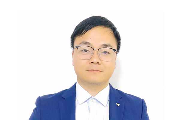 華鈉新材郭啟濤：恭祝大家新年快樂，幸福安康！