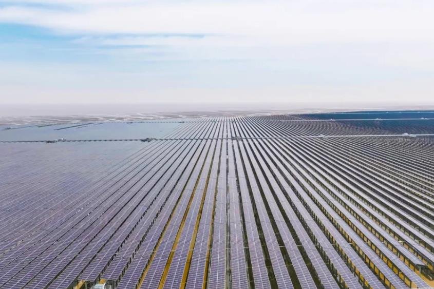 配套儲(chǔ)能站及加氫站!國(guó)內(nèi)最大光氫儲(chǔ)一體化海上光伏項(xiàng)目全容量并網(wǎng)發(fā)電