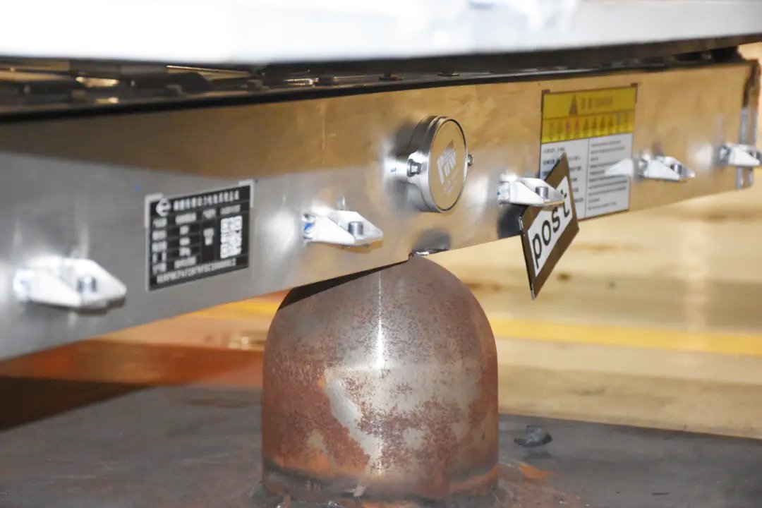 行業領航丨SPS電池包首次通過整車級刮底安全測試