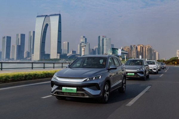 比亞迪王朝雙宋全系標(biāo)配智駕!限時(shí)補(bǔ)貼價(jià)8.98萬(wàn)起!