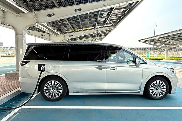 7月新能源乘用車批發銷量超118萬輛 廠商出口21.3萬輛