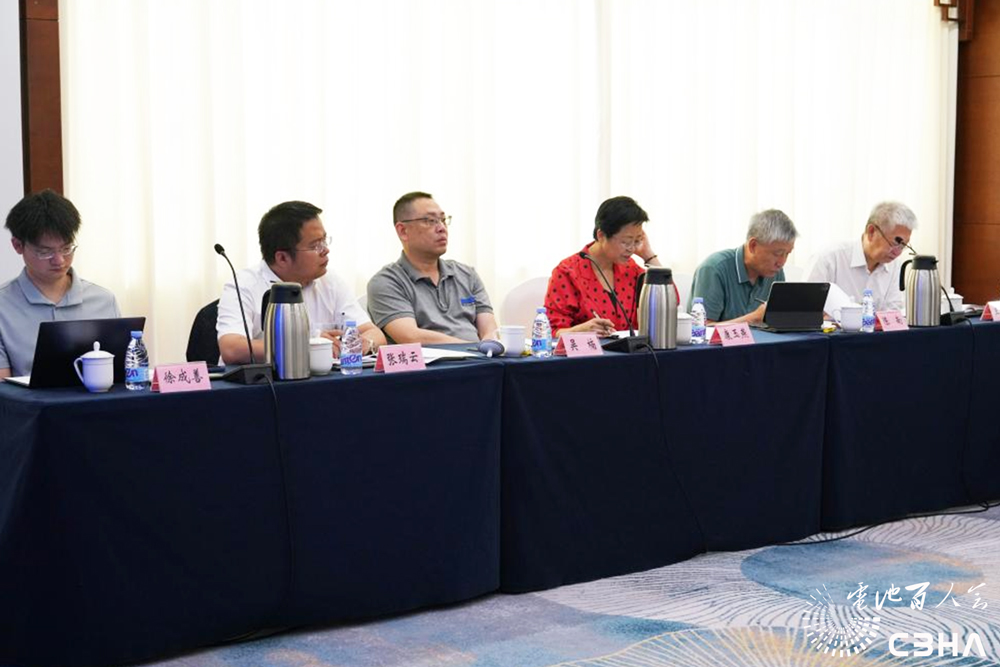 城市新能源公交車動力電池系統超保更換技術規范專家評審會在京圓滿舉行 城市新能源公交車動力電池系統超保更換技術規范專家評審會在京圓滿舉行