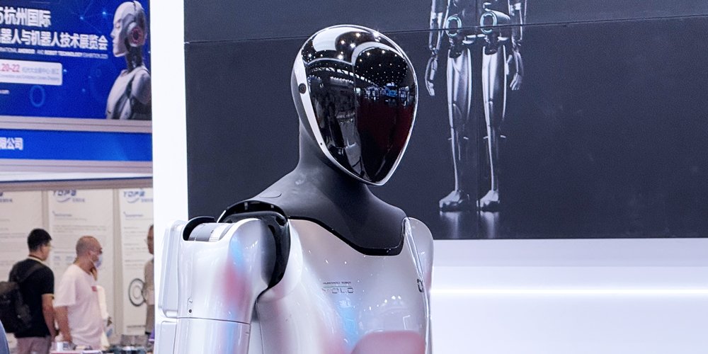 億元級訂單砸下！機器人自換電池？固態電池“潑天富貴”降臨？