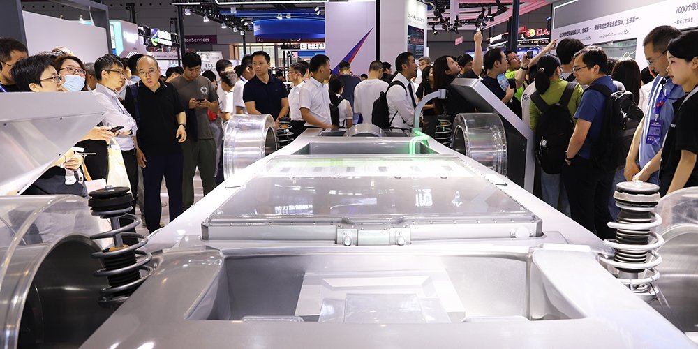 407家鋰電A股期中考:總營收2.85萬億,超七成盈利,百余家虧損!