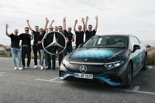 能量密度達450Wh/kg!奔馳固態電池突破1200公里續航!