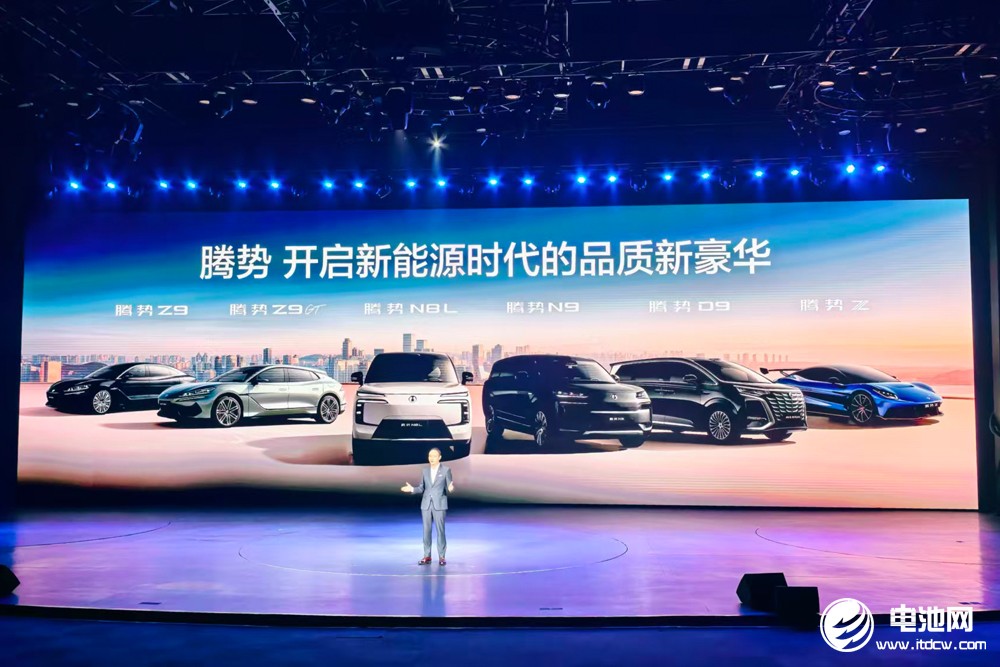 標(biāo)配磷酸鐵鋰刀片電池！大六座安全豪華SUV騰勢(shì)N8L預(yù)定下一個(gè)爆款？