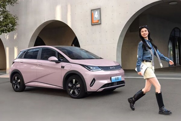 10月我國(guó)新能源車首超新車總銷量一半！前10月出口突破200萬(wàn)輛