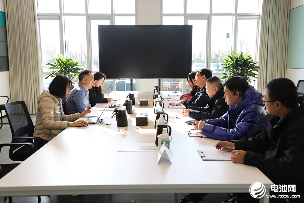 中國電池新能源產業鏈調研采訪團一行到訪北京衛藍新能源科技股份有限公司