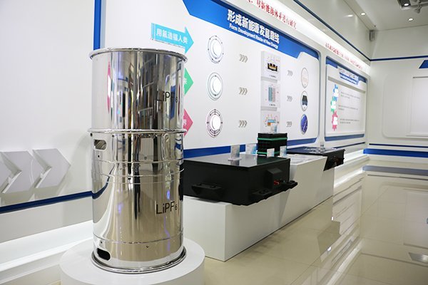 11月電解液、六氟磷酸鋰產量上漲明顯！12月分化將至？