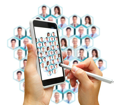 中國(guó)智能手機(jī)出貨量將超4億部 4G換機(jī)潮促新井噴