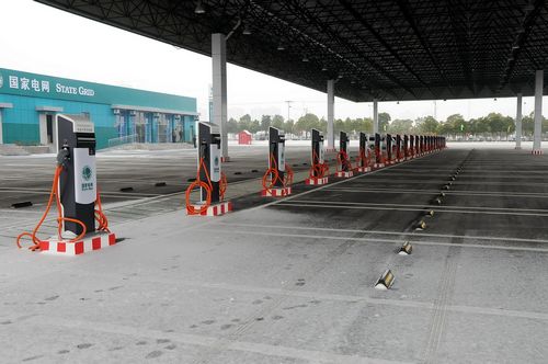 國網擬全面放開充電樁建設 新能源車鋰電板塊大漲