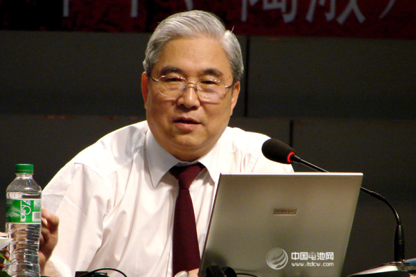 郭孔輝：新能源汽車之爭是市場與權力的沖突