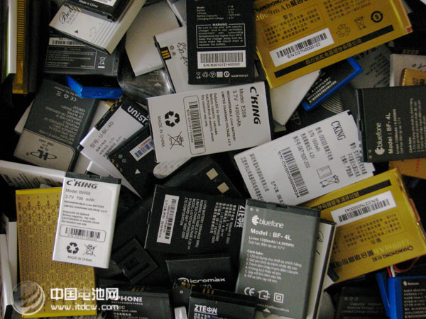 手機電池遭遇回收難 江蘇尚無專業(yè)處理機構(gòu)