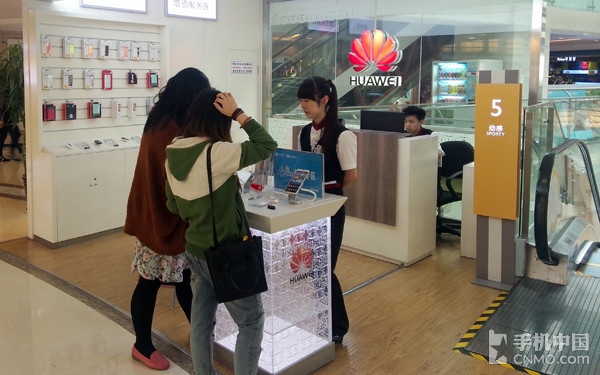 國(guó)產(chǎn)手機(jī)打響品牌營(yíng)銷(xiāo)戰(zhàn) 破量利失衡瓶頸創(chuàng)新成關(guān)鍵