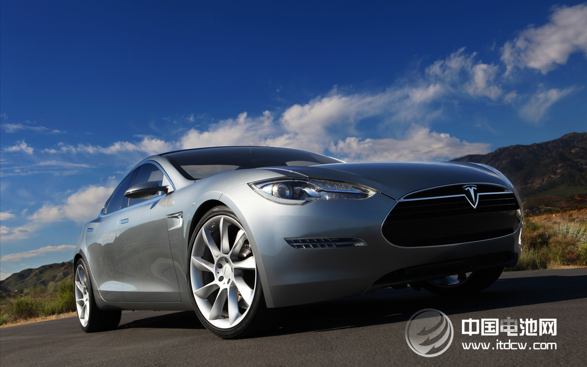 特斯拉進入中國互聯網思維的顛覆與策略