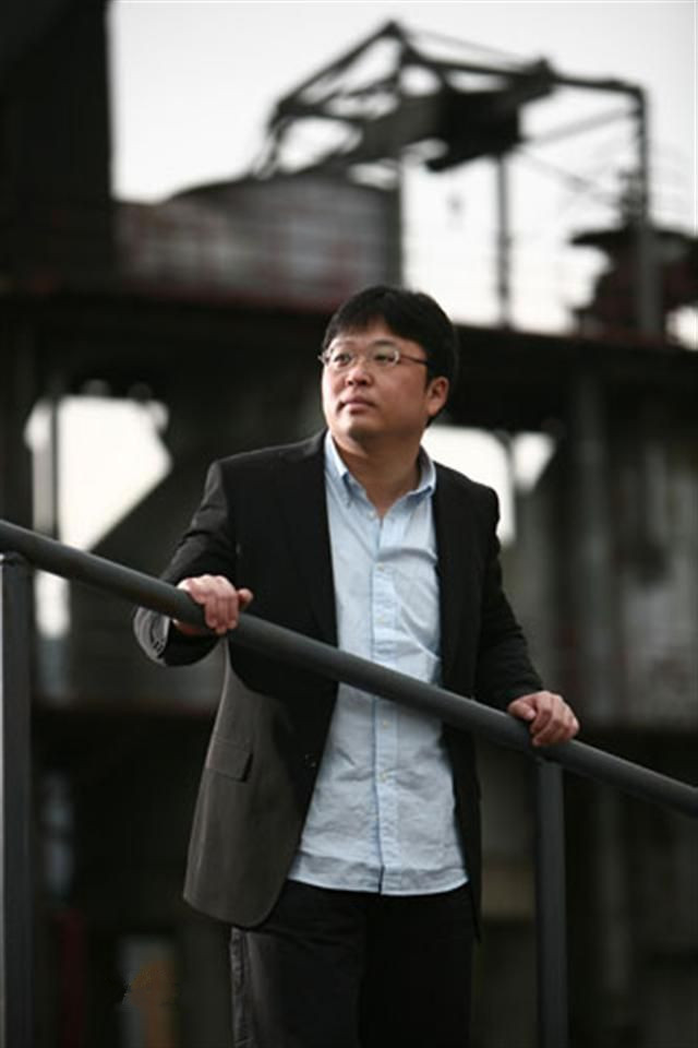 羅永浩示范“靠嘴賣手機(jī)” 情懷能感動(dòng)市場(chǎng)？