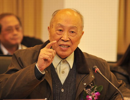 楊裕生：混合動(dòng)力車是過(guò)渡階段的理想選擇嗎？