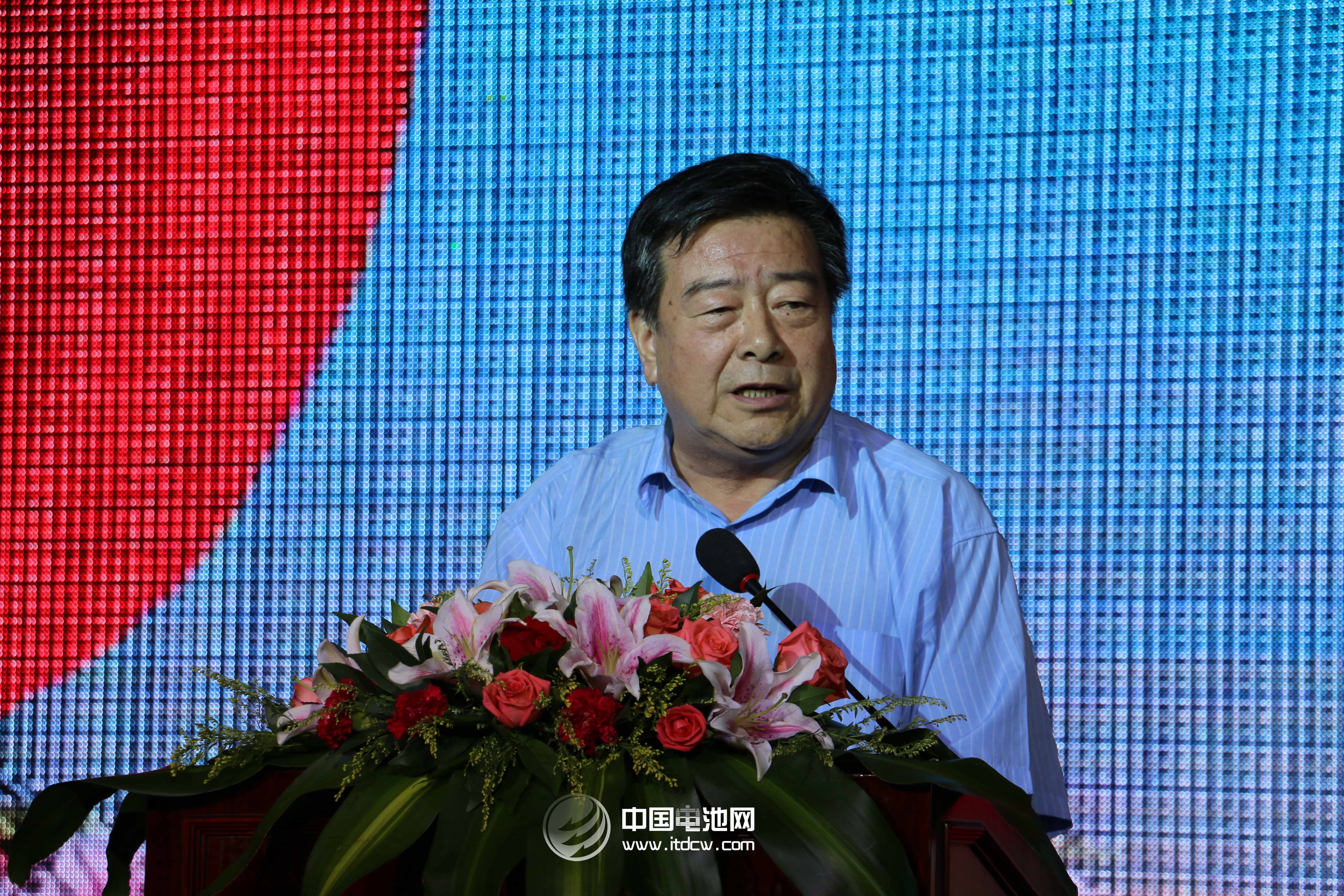 國務院參事、國家科技部原秘書長石定寰