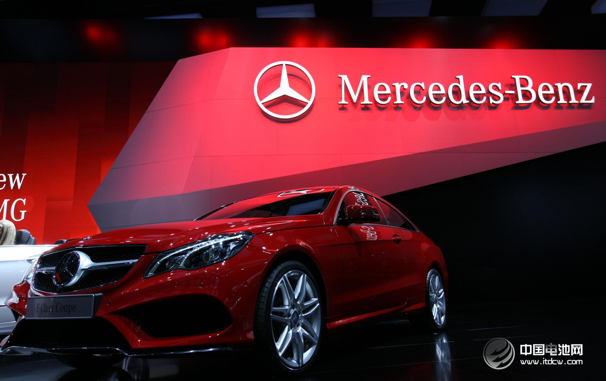 如何看待奔馳全系插電混動化 形勢所迫？