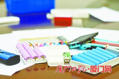 揭秘充電寶亂象 次品成本僅5元還有爆炸風(fēng)險