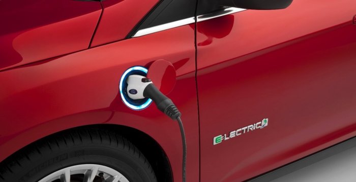 面對銷量尷尬 福特電動版?？怂孤淙?萬美金“競爭群”