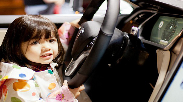 2023年全球電動汽車銷量占輕型汽車總銷量2.4%