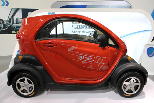 微米電動汽車搶眼山東車展 E28車型顛覆傳統工藝